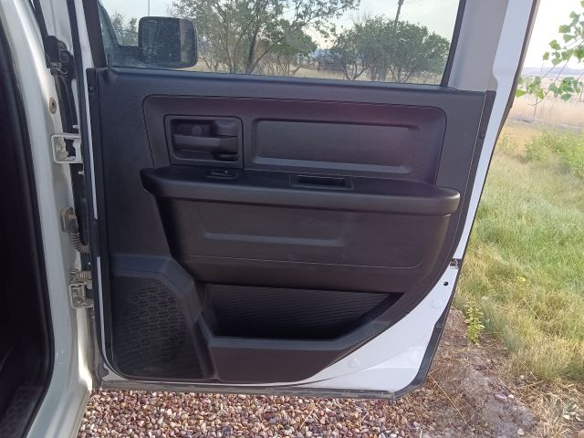 2015 RAM1500 4X4 HEMI (8).jpg